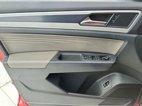 Used 2021 Volkswagen Atlas Cross Sport SE w/ Panoramic Sunroof Package image 34