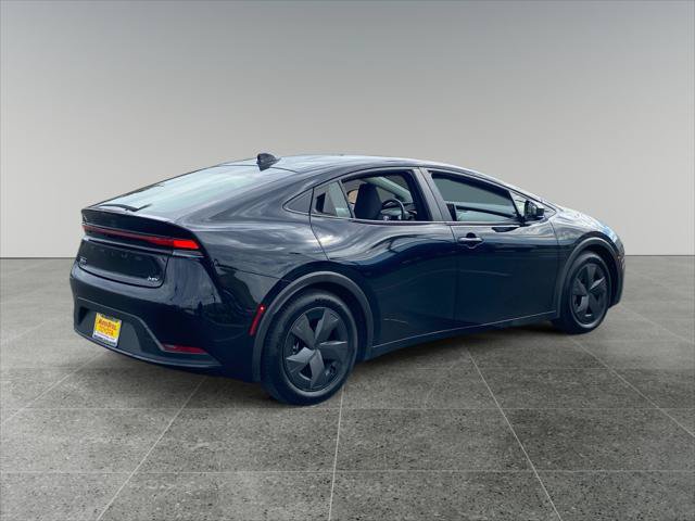 Certified 2025 Toyota Prius LE FWD image 5
