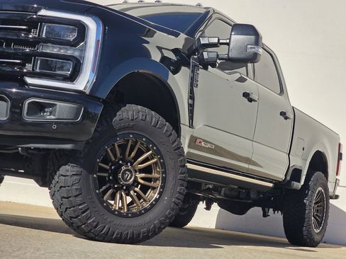Used 2025 Ford F250 Platinum w/ Tremor Off-Road Package AWD/4WD image 8