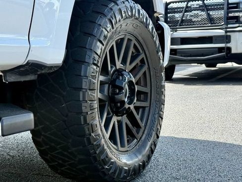 Used 2017 Ford F250 Lariat w/ Lariat Ultimate Package AWD/4WD image 23