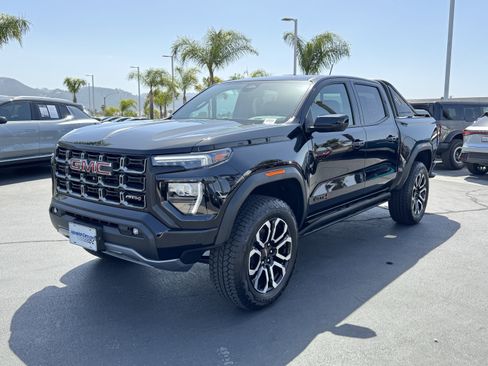 Used 2025 GMC Canyon AT4 w/ Nightfall Edition AWD/4WD image 5