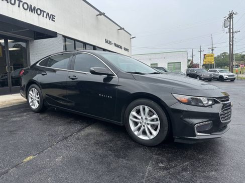 Used 2017 Chevrolet Malibu Hybrid w/ Driver Confidence Package FWD image 4
