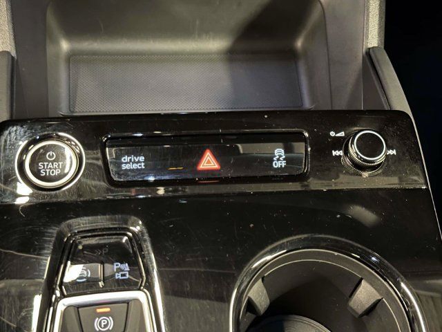 Used 2025 Audi Q6 e-tron Premium w/ Convenience Package AWD/4WD image 26
