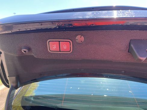 Used 2020 Mercedes-Benz C 300 Sedan image 16