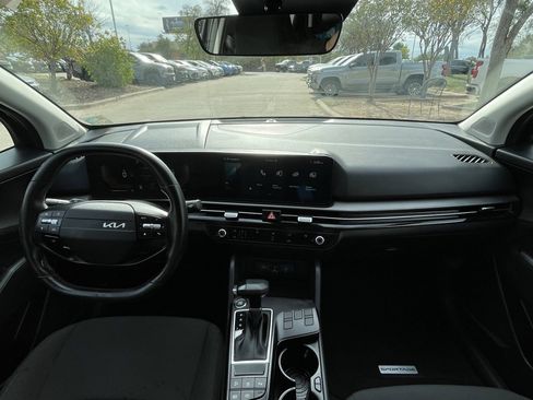 Used 2026 Kia Sportage LX image 10