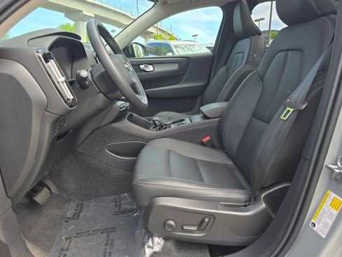 Used 2026 Volvo XC40 B5 Core w/ Climate Package AWD/4WD image 19