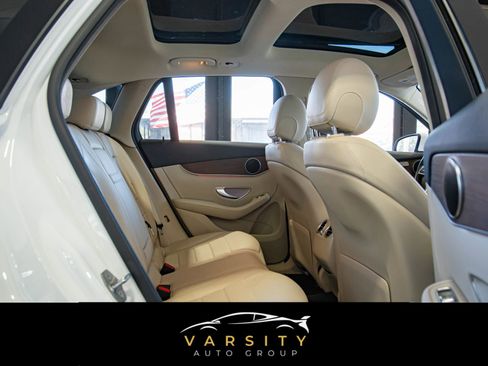 Used 2021 Mercedes-Benz GLC 300 4MATIC image 17