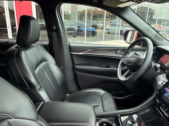 Used 2025 Jeep Grand Cherokee L Limited w/ Luxury Tech Group II RWD image 10
