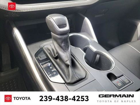 Certified 2020 Toyota Highlander XLE FWD image 28