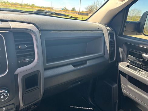 Used 2016 RAM 2500 Tradesman w/ Chrome Appearance Group image 17