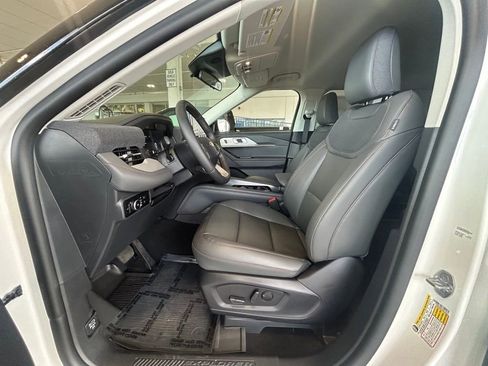 New 2026 Ford Explorer Active w/ Active Comfort Package RWD image 9