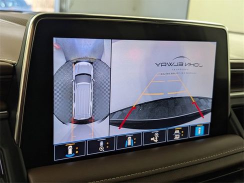 Used 2021 Chevrolet Suburban High Country image 30