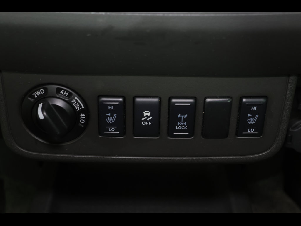 Used 2015 Nissan Xterra PRO-4X AWD/4WD image 20
