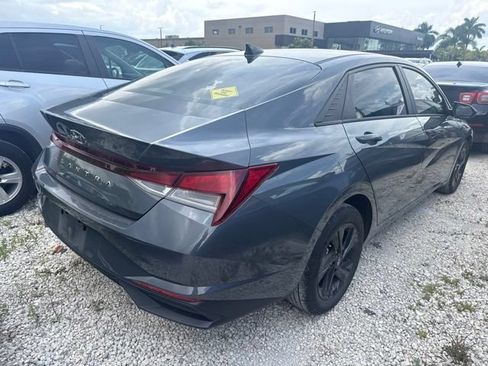 Used 2023 Hyundai Elantra SEL FWD image 6