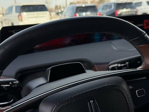 Used 2025 Lincoln Navigator Reserve image 27