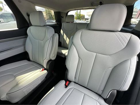 Used 2023 Hyundai Palisade SEL w/ Cargo Package image 9