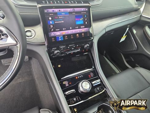 New 2025 Jeep Grand Cherokee Overland w/ Adv Protech Group III image 17