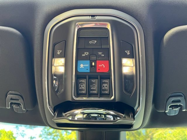 Used 2023 Jeep Wagoneer Series III w/ Premium Group I AWD/4WD image 41