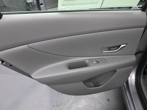 Certified 2025 Hyundai Elantra Sport image 22