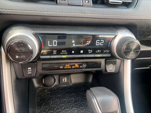Used 2024 Toyota RAV4 XLE Premium FWD image 33