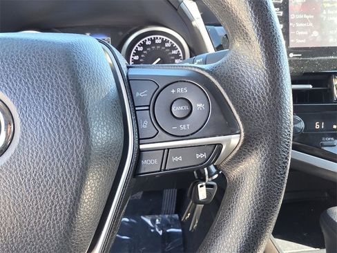 Used 2022 Toyota Camry LE image 27