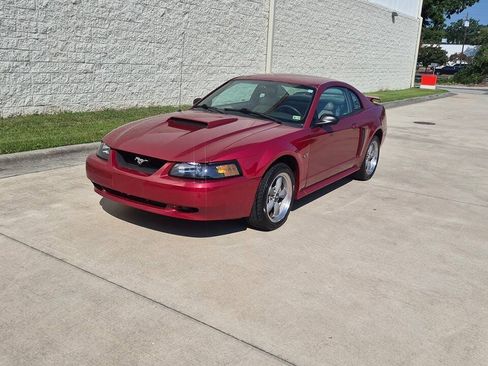 Used 2002 Ford Mustang GT RWD image 2