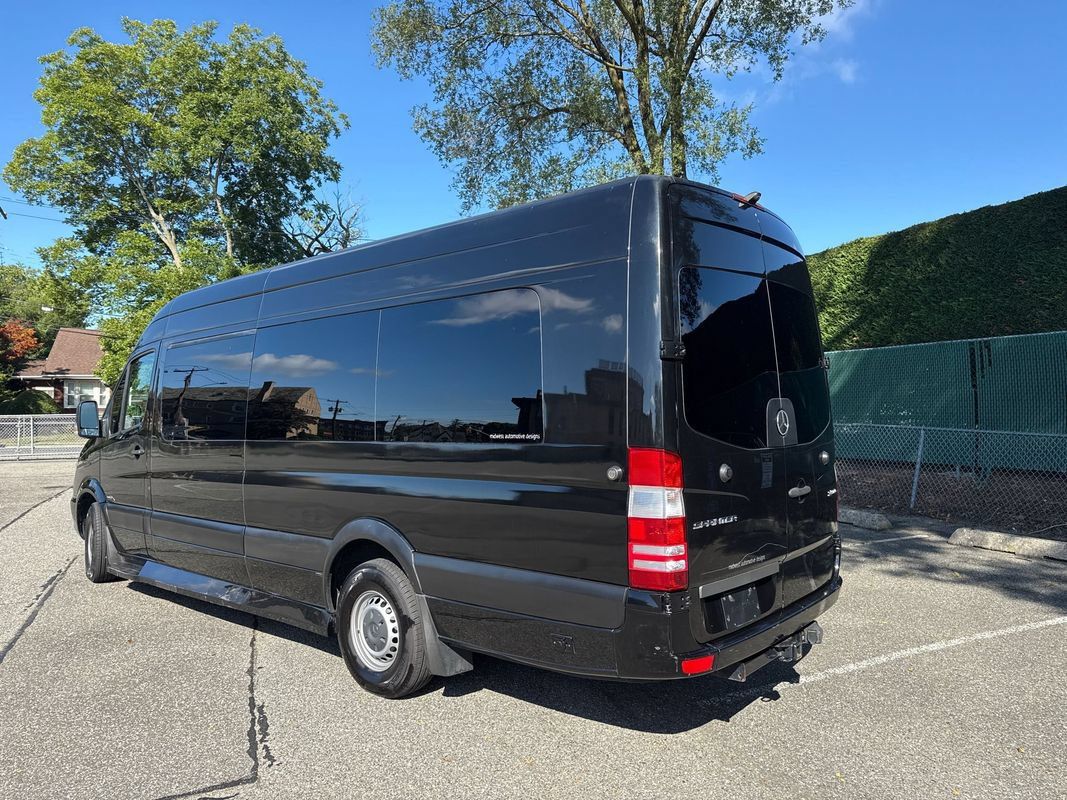 Used 2017 Mercedes-Benz Sprinter 2500 image 6
