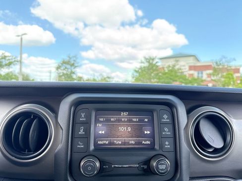 Used 2021 Jeep Gladiator Sport w/ Trailer Tow Package image 18