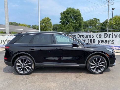 Used 2020 Lincoln Corsair Reserve w/ Equipment Group 201A AWD/4WD image 2