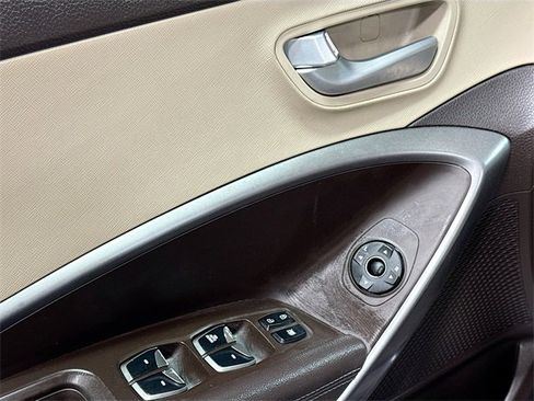 Used 2018 Hyundai Santa Fe Sport image 19