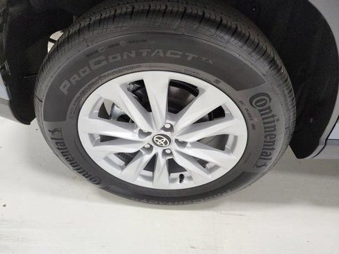 Certified 2024 Toyota Corolla Cross LE AWD/4WD image 29