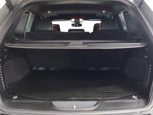 Used 2020 Jeep Grand Cherokee Altitude image 23