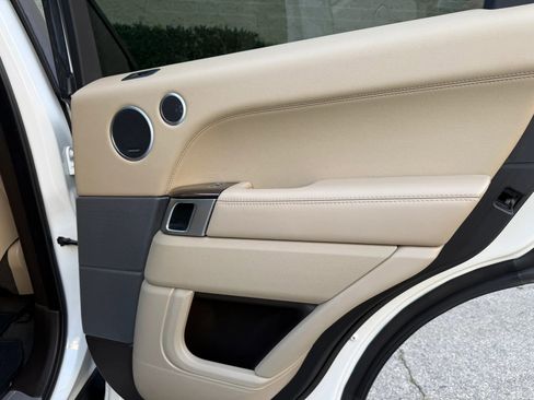 Used 2017 Land Rover Range Rover Sport HSE image 24