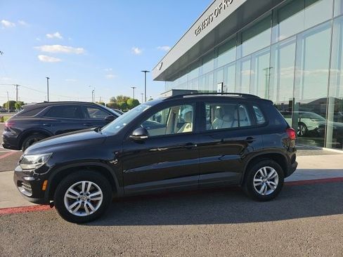 Used 2017 Volkswagen Tiguan S image 1