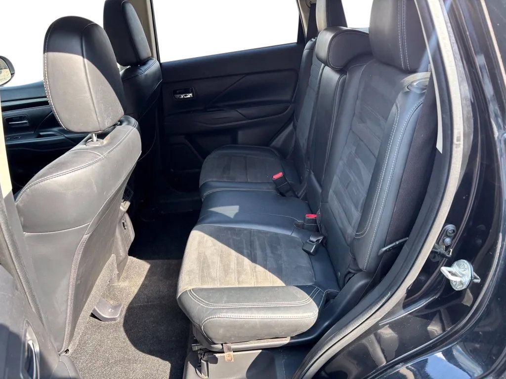 Used 2019 Mitsubishi Outlander FWD image 21