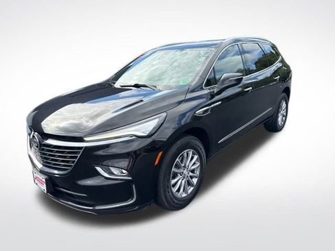 Used 2024 Buick Enclave Premium image 3