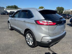 Used 2019 Ford Edge Titanium AWD/4WD image 2