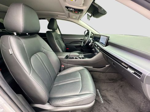 Used 2025 Hyundai Sonata Limited FWD image 21