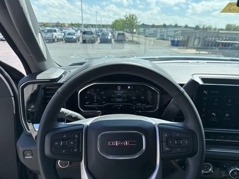 Used 2023 GMC Sierra 1500 Elevation AWD/4WD image 13
