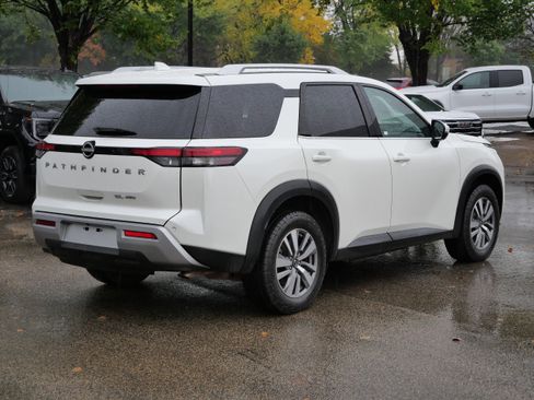 Used 2023 Nissan Pathfinder SL image 9