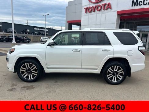 Used 2018 Toyota 4Runner Limited AWD/4WD image 9