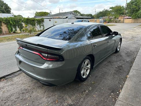 Used 2019 Dodge Charger SXT image 6