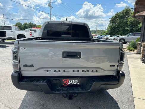 Used 2021 Toyota Tacoma SR5 AWD/4WD image 5