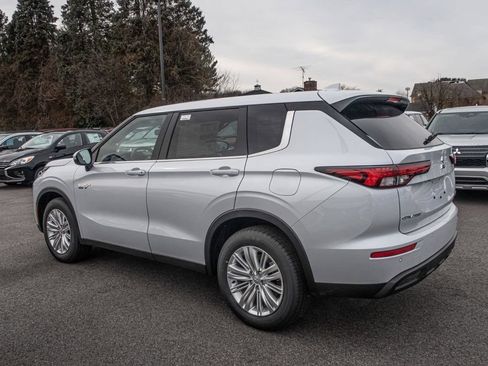 New 2025 Mitsubishi Outlander ES AWD/4WD image 12
