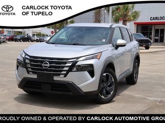 Used 2025 Nissan Rogue SV image 1