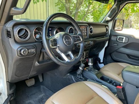 Used 2021 Jeep Wrangler Unlimited Sahara AWD/4WD image 23