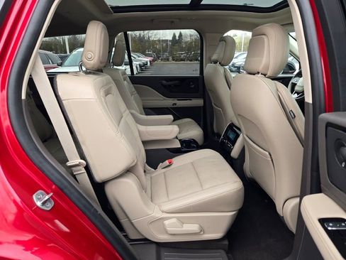 Used 2020 Lincoln Aviator Reserve w/ Equipment Group 201A image 10