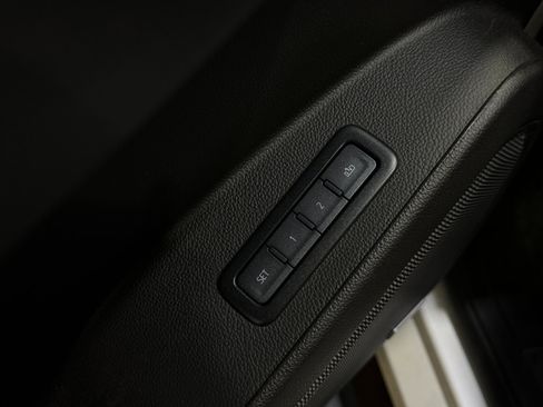 Used 2019 GMC Yukon XL Denali w/ Denali Ultimate Package image 5