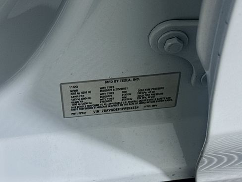 Used 2023 Tesla Model Y Performance AWD/4WD image 12