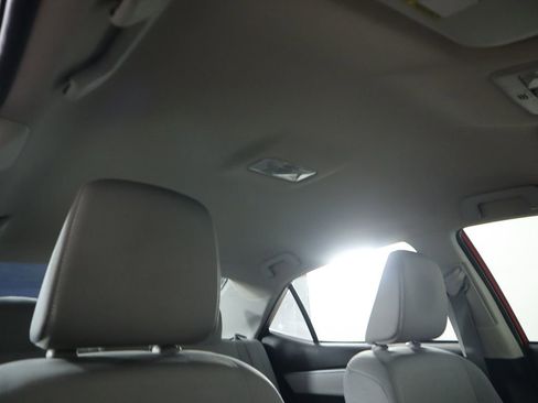 Used 2015 Toyota Corolla LE image 18